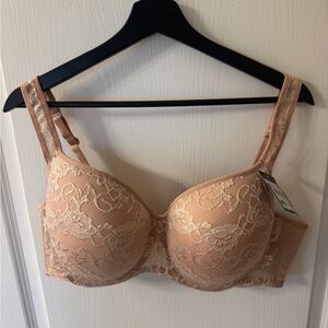 Avenue Lace Underwire Bra in Cream and Tan